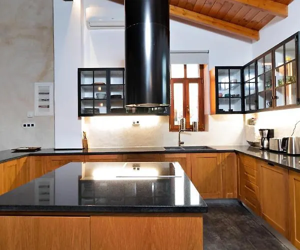 Luminous A House Of Luxury *