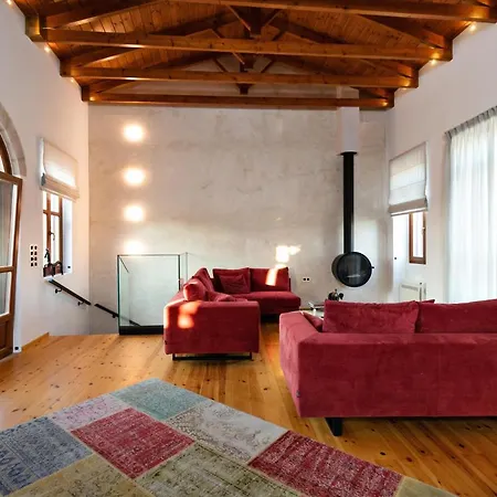 Luminous A House Of Luxury Apartment