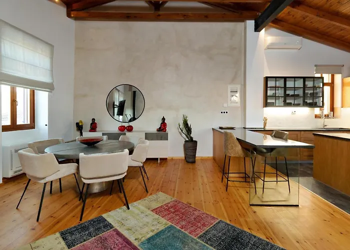 Luminous A House Of Luxury